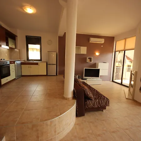 فيلة Menada Sunny Hill Kosharitsa