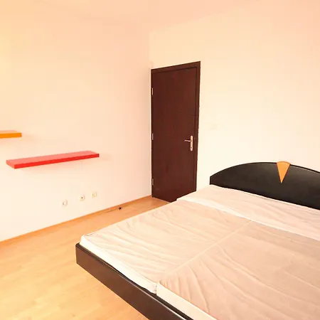 فيلة Menada Sunny Hill Kosharitsa