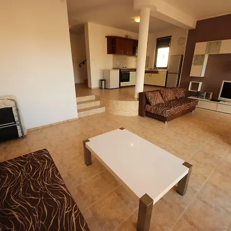 Menada Sunny Hill Kosharitsa